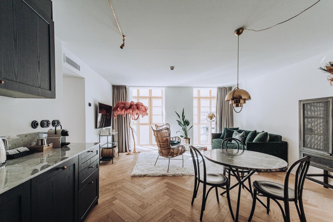 Ocho & Kitchen Apartment *